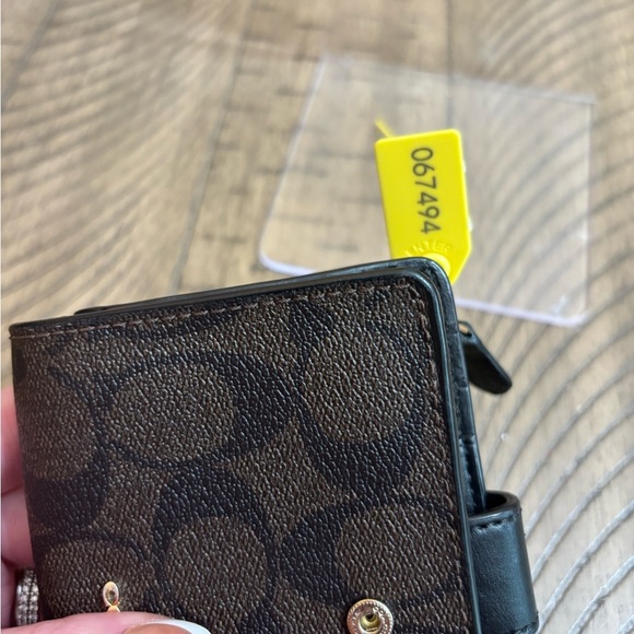 Coach Black and Gray Signature Wallet - Picture 6 of 8
